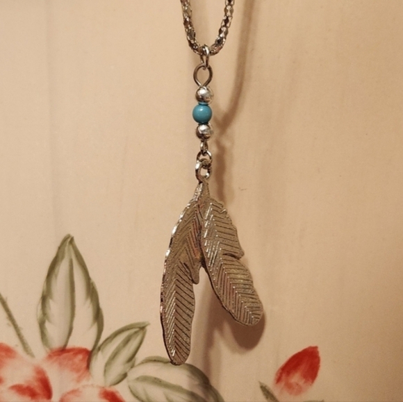 ⭐️ x2 HOST PICK ⭐️ Free People Double Feather Necklace - Picture 3 of 4